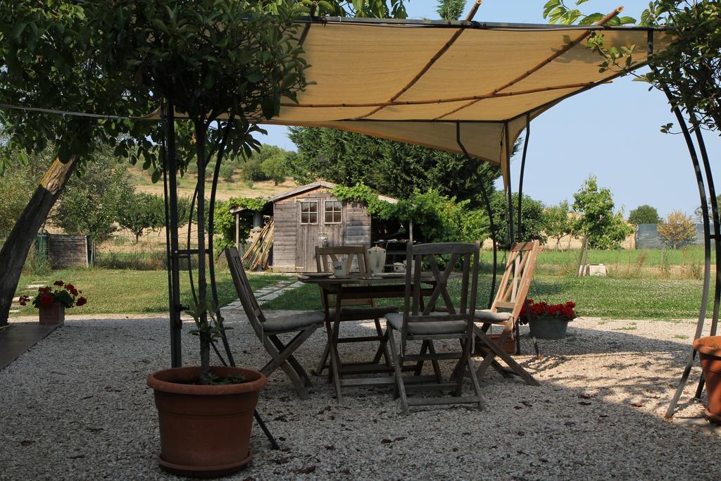Bed and Breakfast Casa Sorgente San Costanzo Экстерьер фото